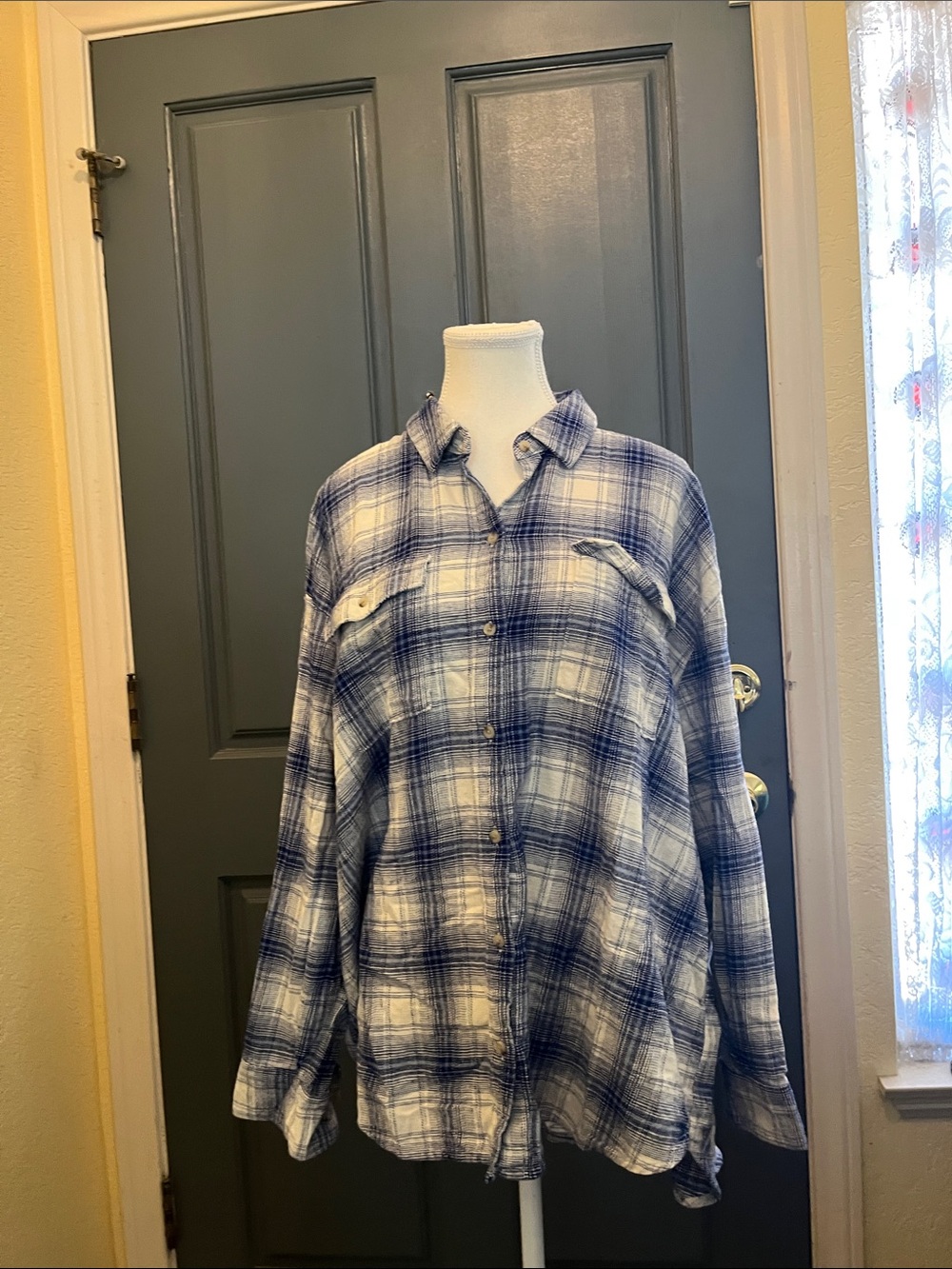 Old Navy Women’s Casual Plaid Shirt - Blue and White. So cozy!